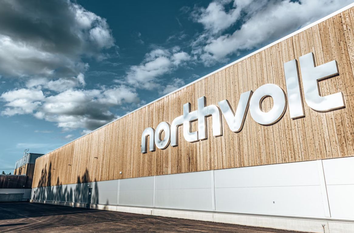 „Implicațiile dificultăților financiare ale Northvolt asupra viitorului industriei europene a bateriilor pentru vehicule electrice”