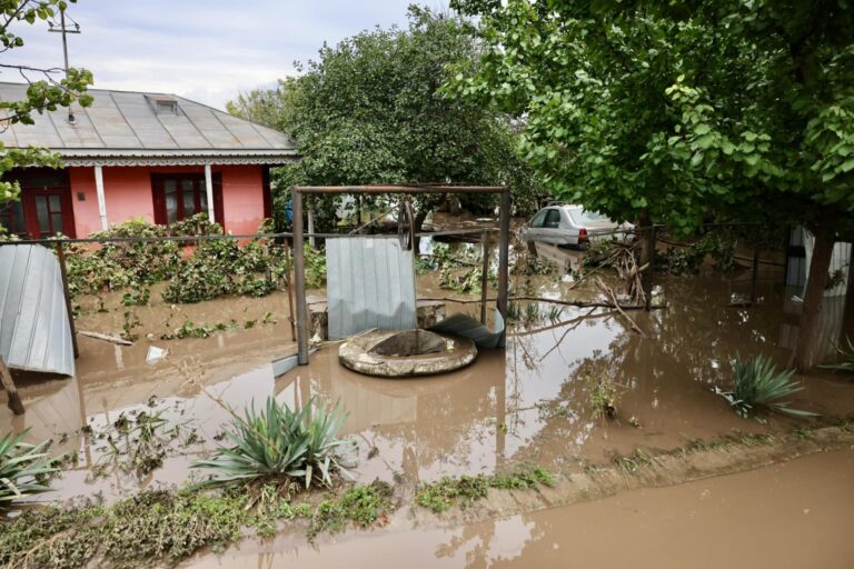 „Pagubele inundațiilor din Galaţi asupra infrastructurii: Daune de 62 de milioane de lei, cu afectarea a 77 de kilometri de drumuri județene, 83 de podețe și 44 de poduri”