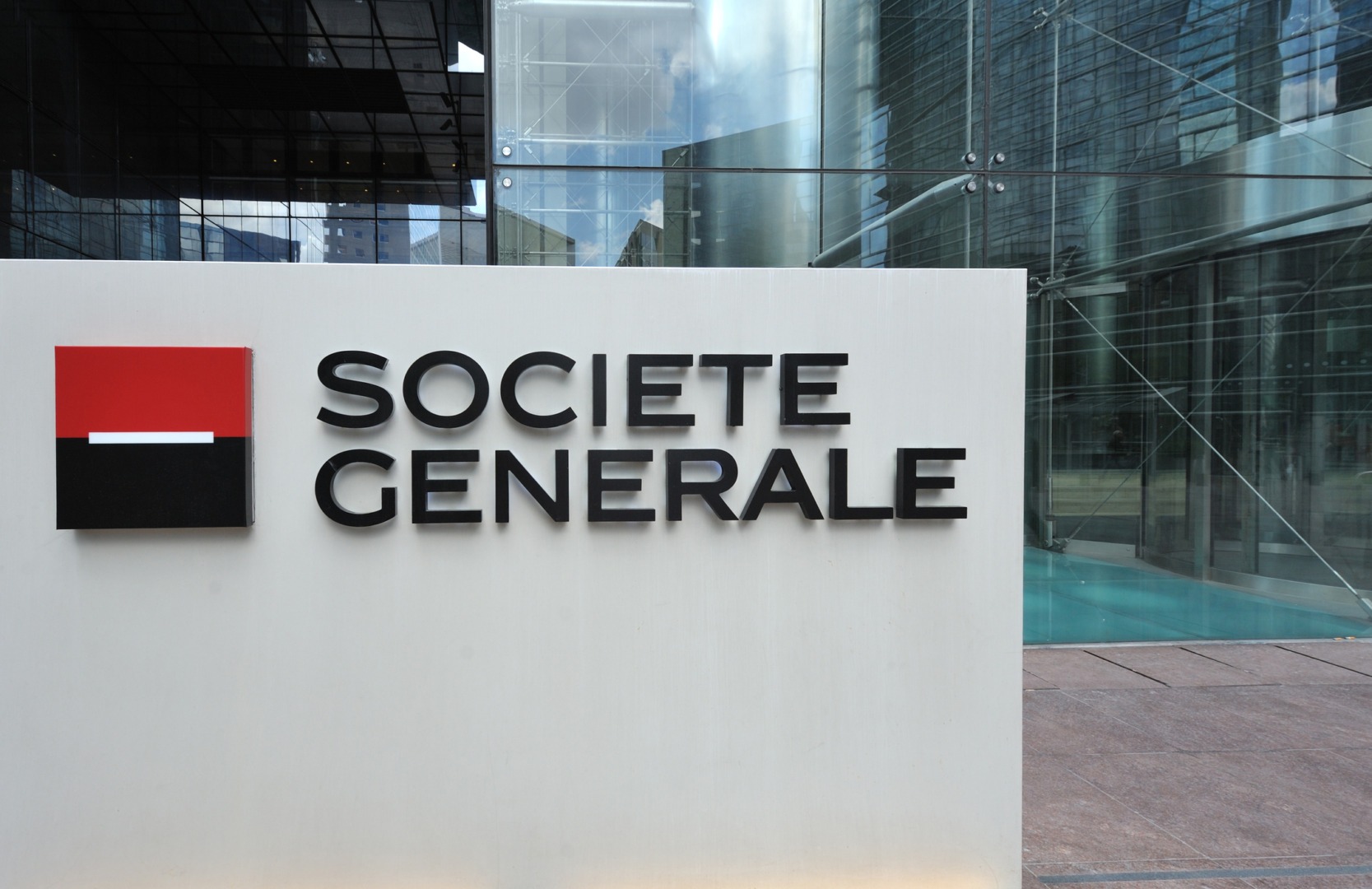 „Șeful Societe Generale, deținătorul BRD România, intenționează să reducă suplimentar cheltuielile băncii, după eșecul planului de redresare în stimularea valorii acțiunilor”