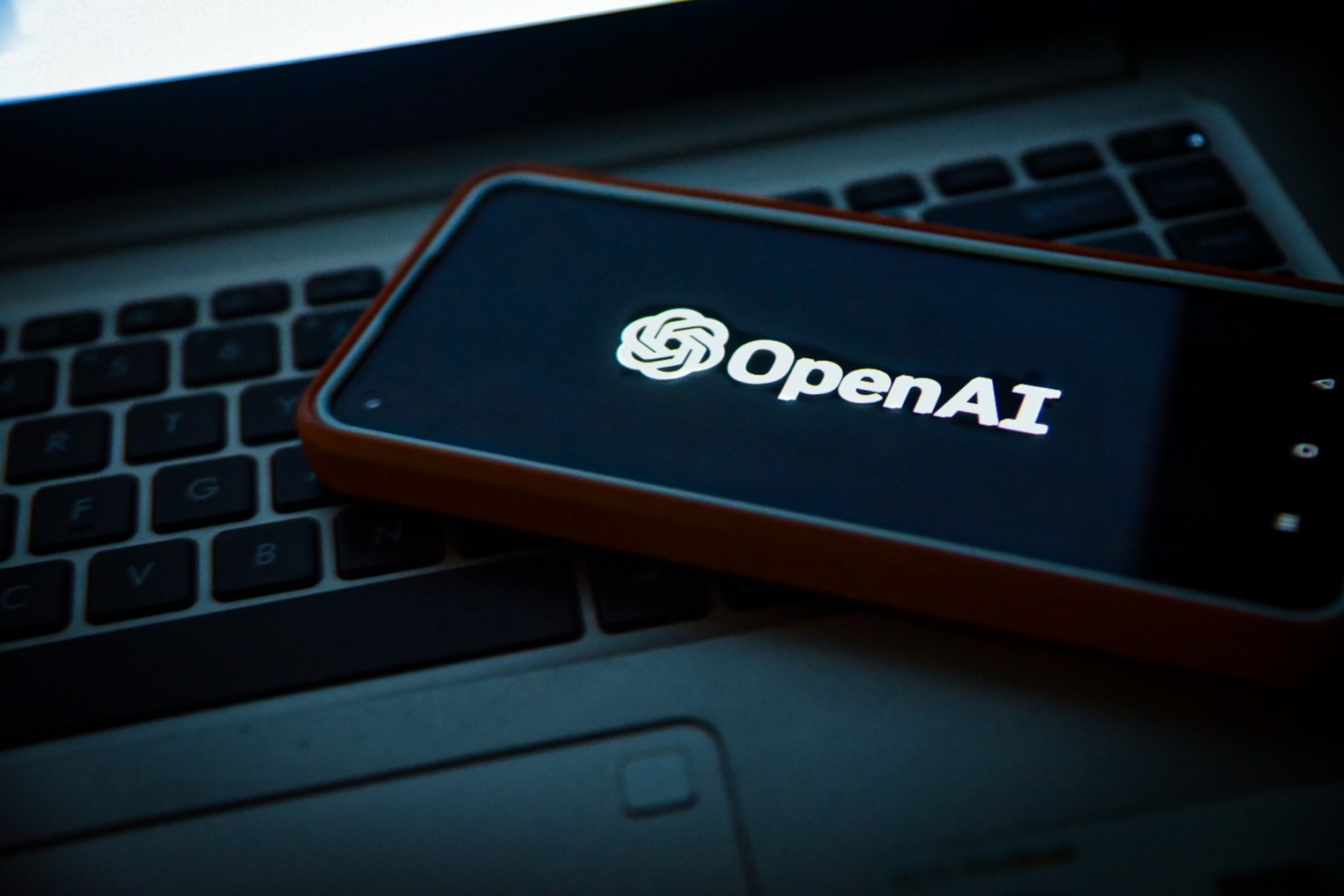 "OpenAI, dezvoltatorul tehnologiei de asistenți virtuali ChatGPT, a obținut finanțare de 6,6 miliarde de dolari de la investitori"