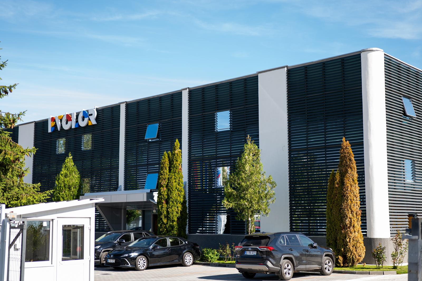 "Holdingul ROCA Industry a deschis o nouă fabrică Evolor pentru lacuri și vopseluri pe platforma industrială Oltchim, urmare a unei investiții de 3 milioane de euro"