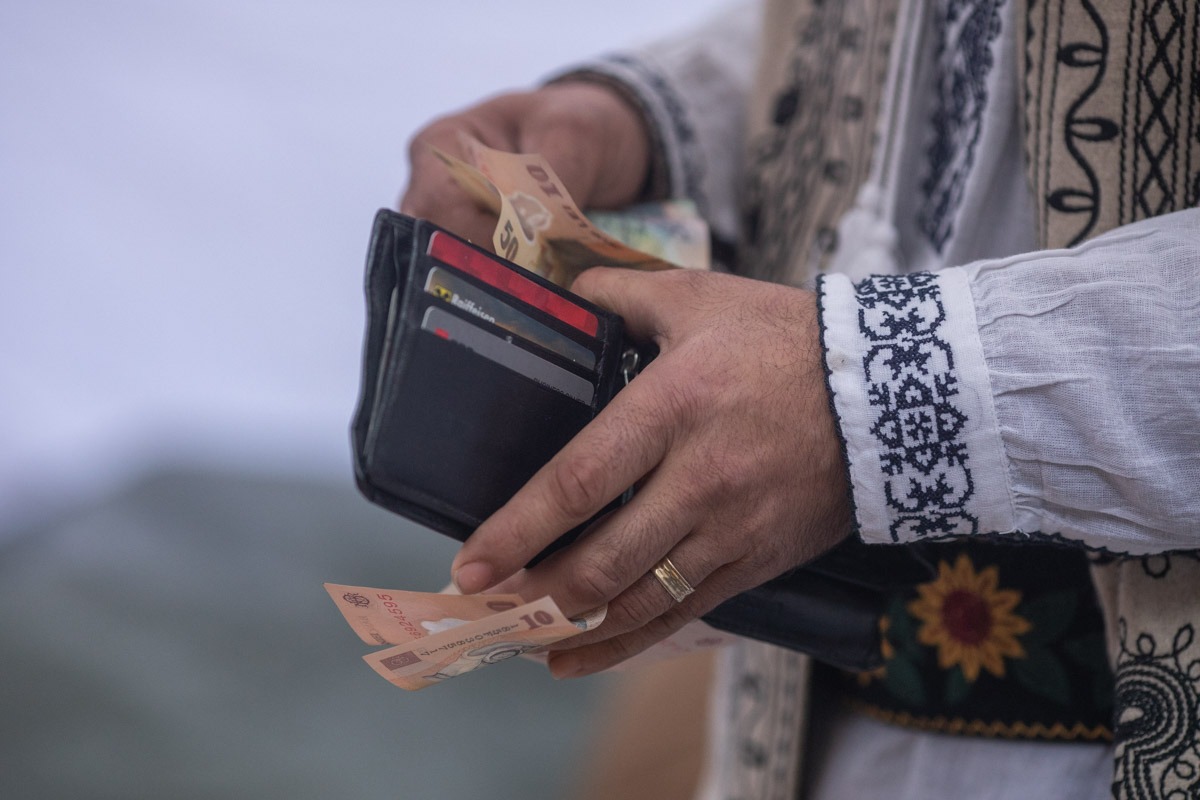 "Anunț oficial: Suspendarea datoriilor fermierilor și renunțarea la penalități pentru plata datoriilor până la sfârșitul anului"