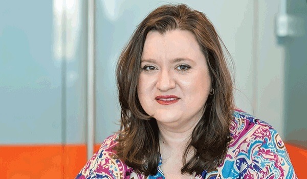 "Raluca Țintoiu, fost executiv NN Pensii, se alătură echipei Eazy Asigurări, companie controlată de Sacha Dragic, după ce a alertat despre intențiile guvernului Dragnea de naționalizare a pensiilor private în 2017."