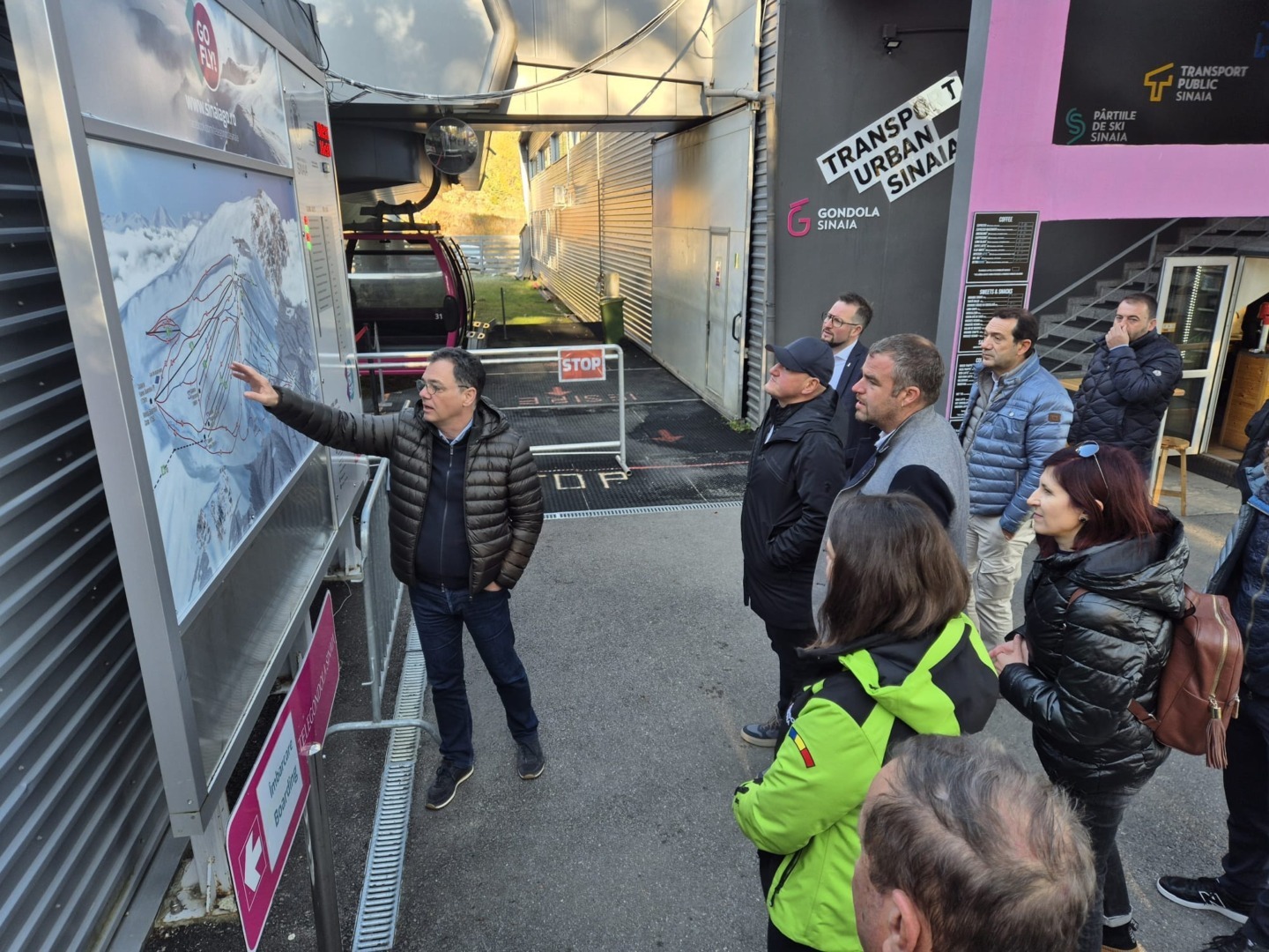 "Discuții între Ministrul Economiei și oficialii din Tirol privind dezvoltarea turistică a Văii Prahova: Sinaia, Buşteni, Azuga, Predeal și MEAT ar putea implementa un plan maestru, inclusiv posibilitatea interconectării stațiunilor prin telegondole"