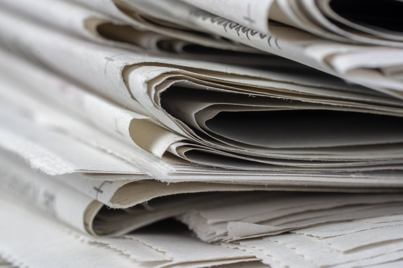 "Revista săptămânală Economedia: Progresul României în reformele majore din PNRR, o privire asupra unei case nZEB, valuri de disponibilizări la companii multinaționale, actualizări de la EIT InnoEnergy"
