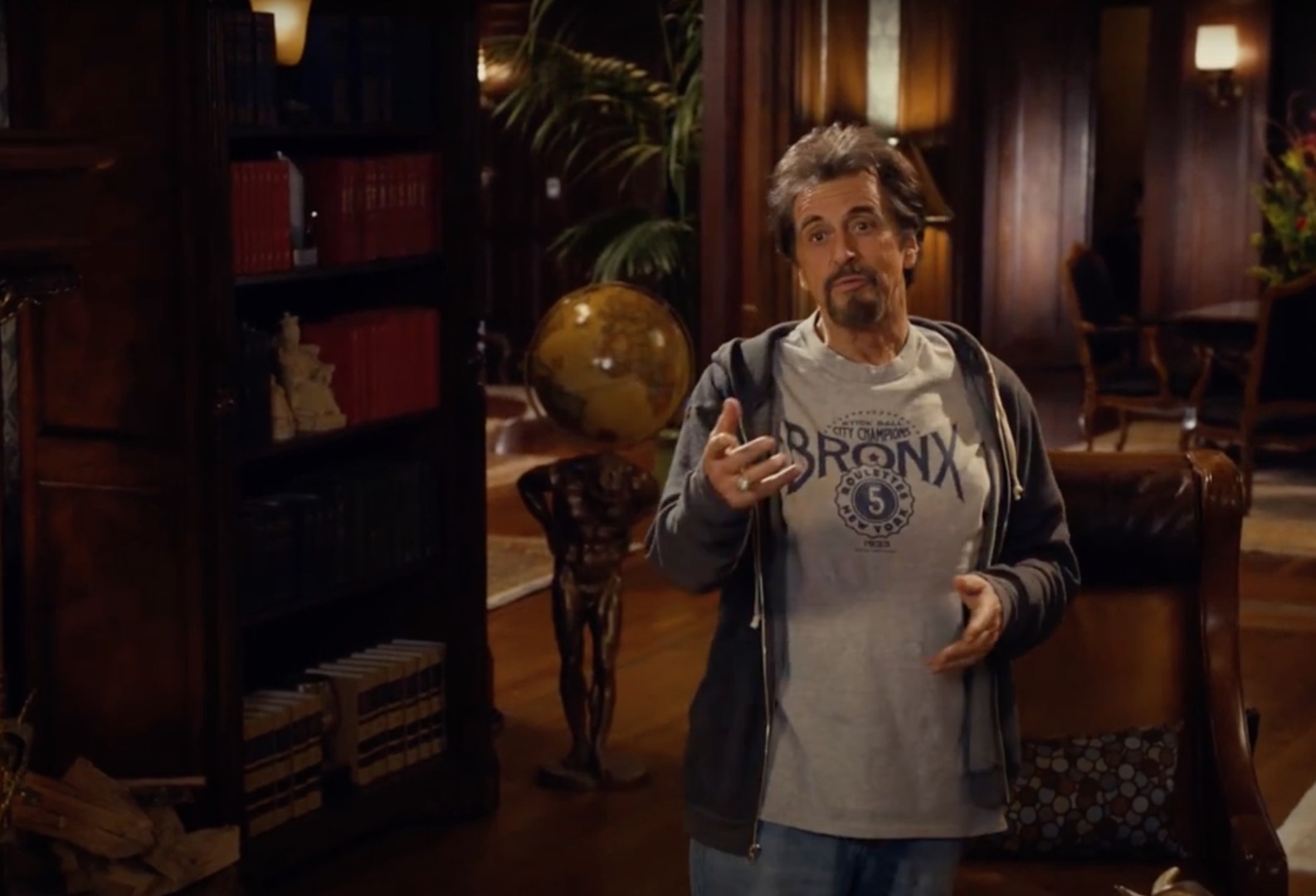 "Al Pacino dezvăluie că a pierdut o avere de 50 de milioane de dolari, alăturându-se astfel listei extinse de vedete cu fluctuații financiare semnificative"