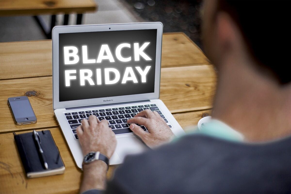 "Șeful ANPC sugerează verificarea comparațiilor de prețuri online înainte de cumpărăturile de Black Friday"