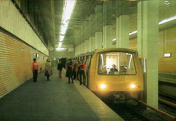 Negocierile privind contractul colectiv de muncă cu managementul Metrorex se extind până la sfârșitul lunii. Potențialul unui grevă generală dacă acestea nu reușesc.