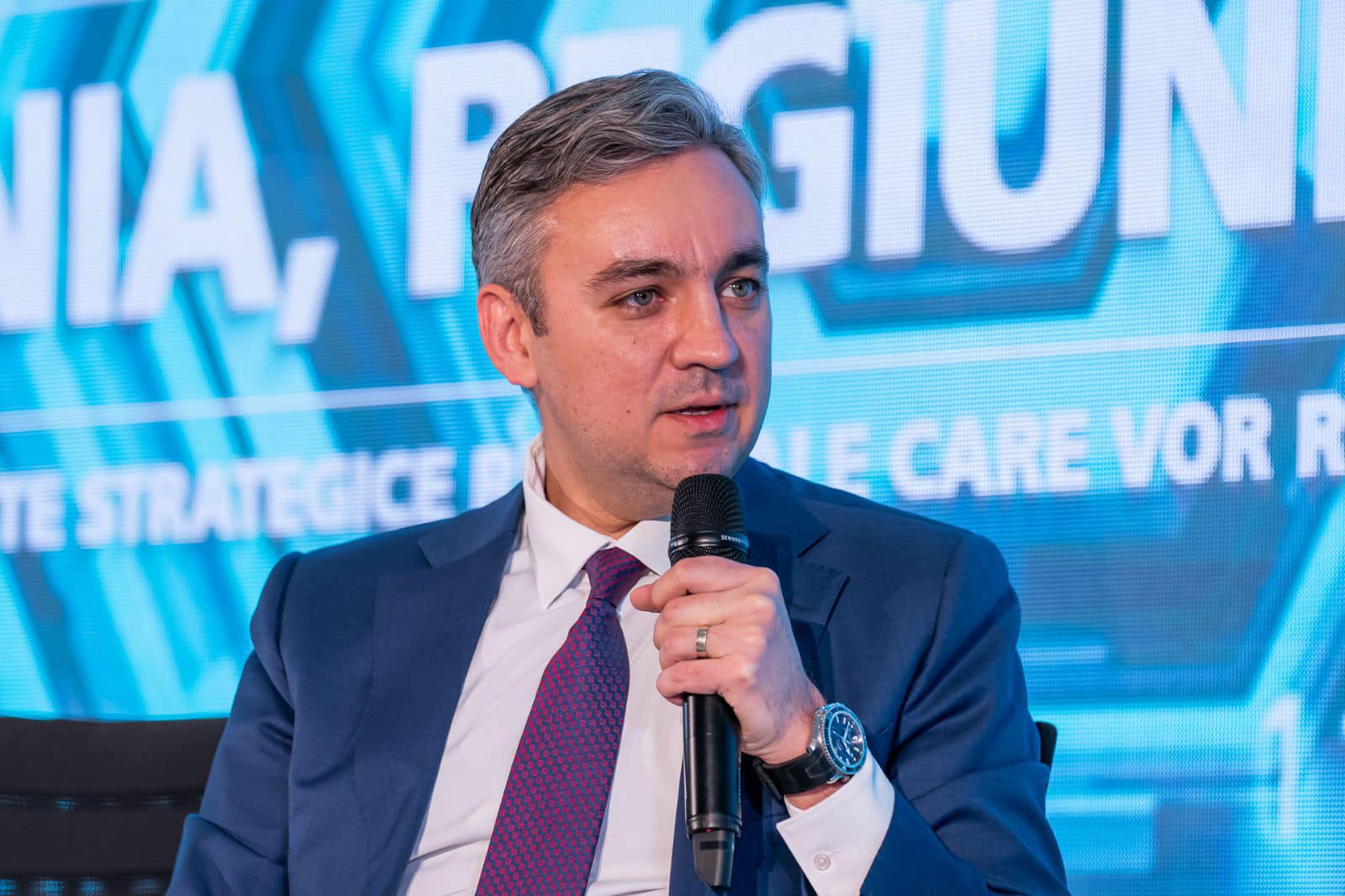 Șeful ANRE anunță că până la 31 august s-a depășit obiectivul de a avea 2.000 MW capacitate instalată de prosumatori