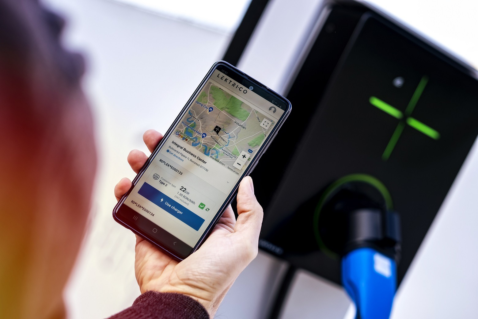 "Cum poate inteligența artificială transforma experiența deplasărilor cu autoturismul: de la tururile de oraș până la distribuția de mâncare?"