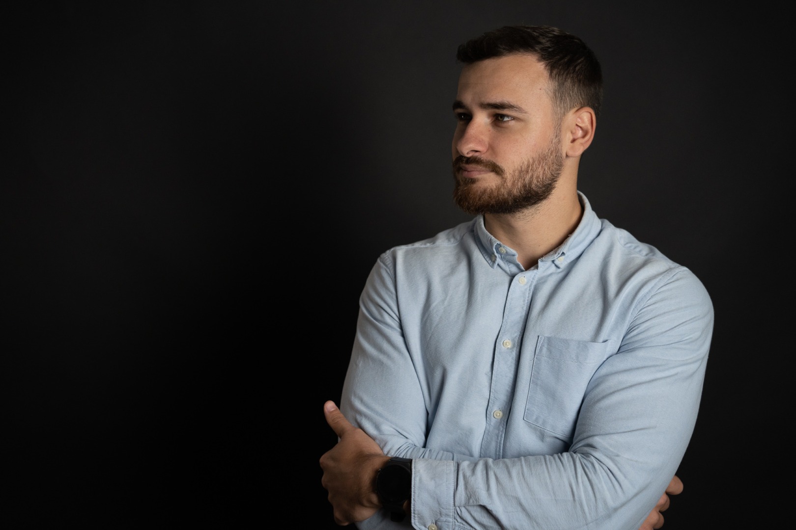 "Menținând ritmul cu era digitală: O privire retrospectivă la evoluția AI de la Alex Curtașu - Siri, Rufus, Alexa, Ada, aliații noștri din lumea Inteligenței Artificiale"