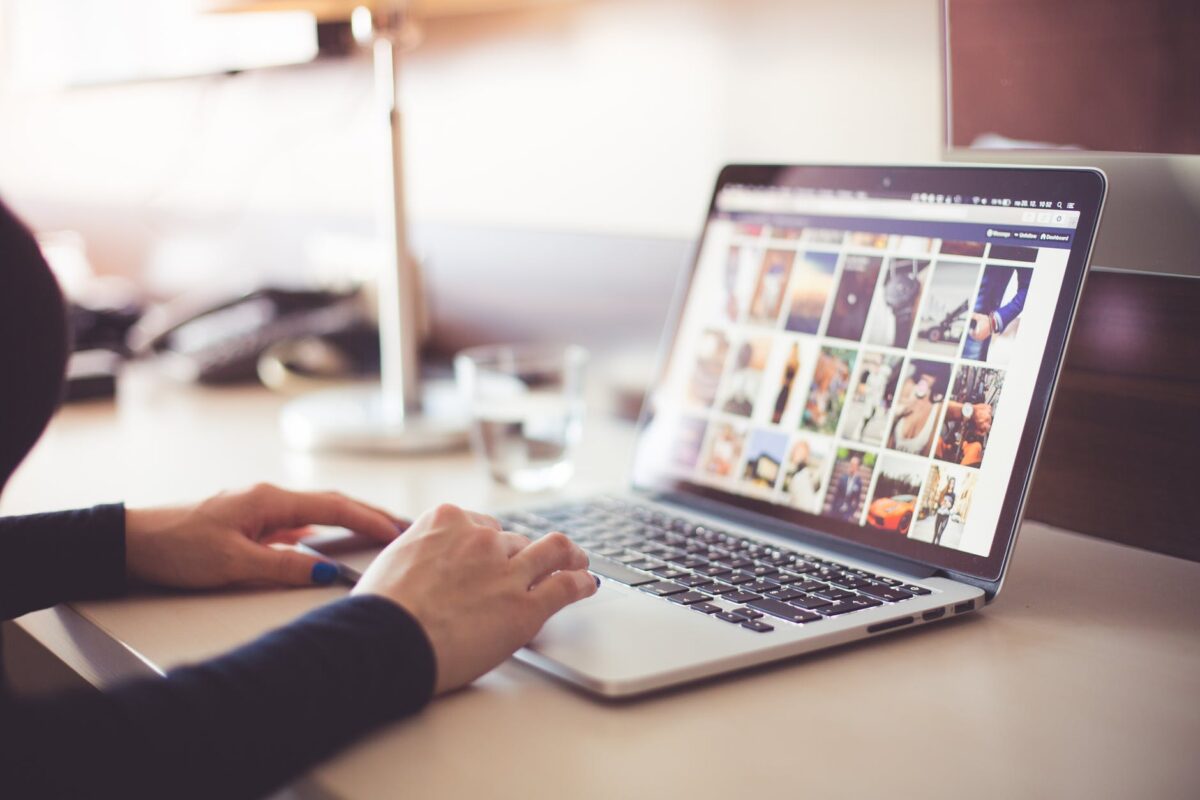 "Eurostat raportează o rată a accesului la internet de 95% pentru gospodăriile urbane din UE în ultimul an"