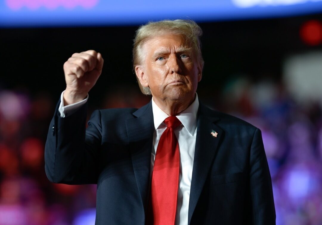 "Trump avertizează țările BRICS cu posibile tarife de 100% în cazul unui efort de devalorizare a dolarului american"