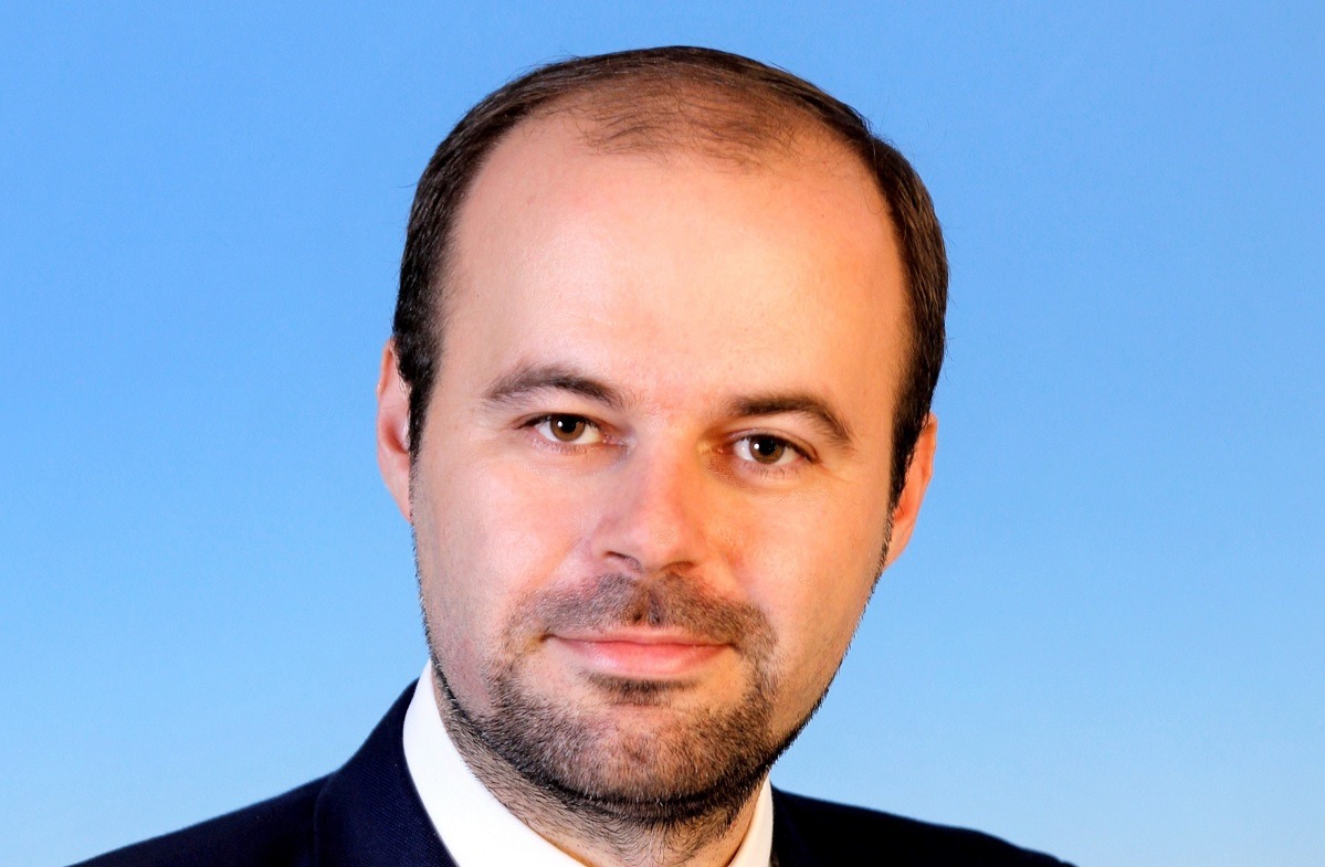 "Rolul crucial al apartenenței României la UE pentru un viitor prosper: Un apel spre înțelegerea riscurilor scenariului alternativ"