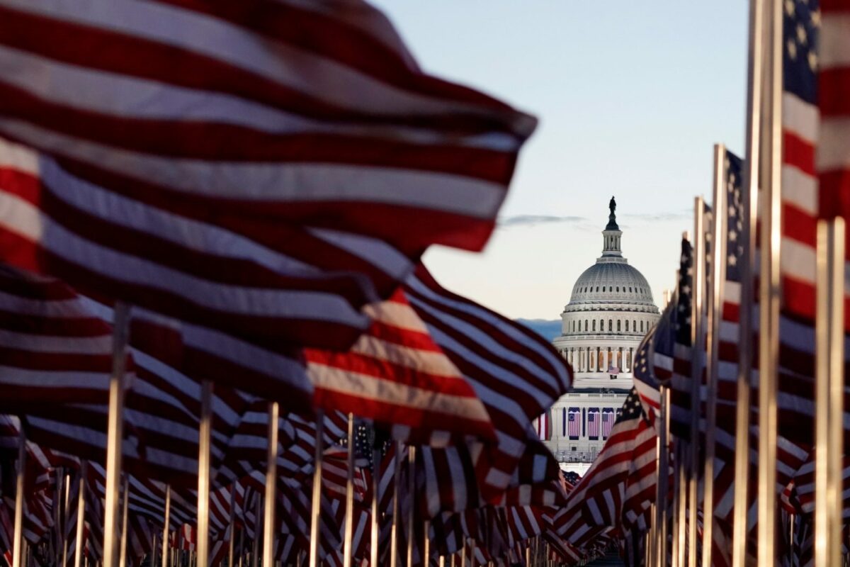 "Departamentul de Stat al SUA reiterează suportul pentru instituțiile democratice ale României, chiar și după anularea alegerilor, privind cu atenție investigațiile asupra influenței străine. România se confruntă cu o criză electorală fără precedent"