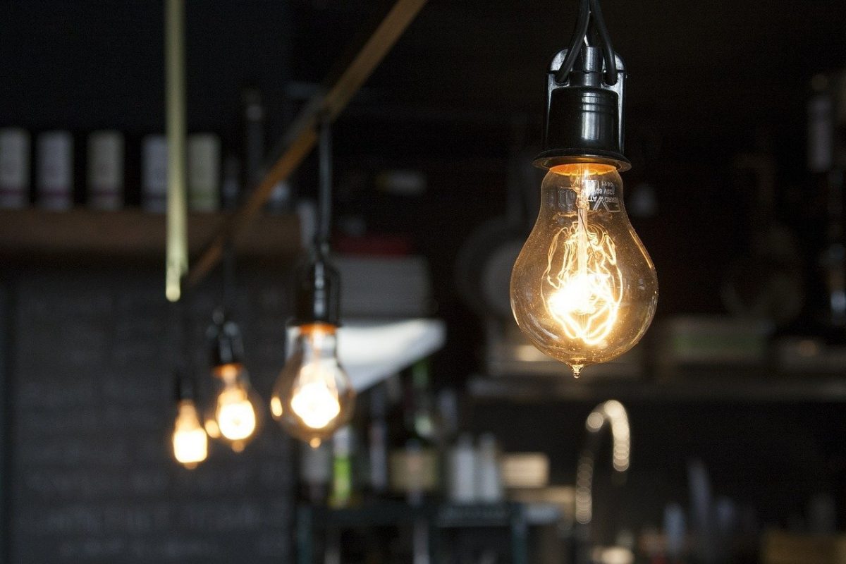 "Utilizăm energie importată din Ungaria pentru iluminatul din această seară"