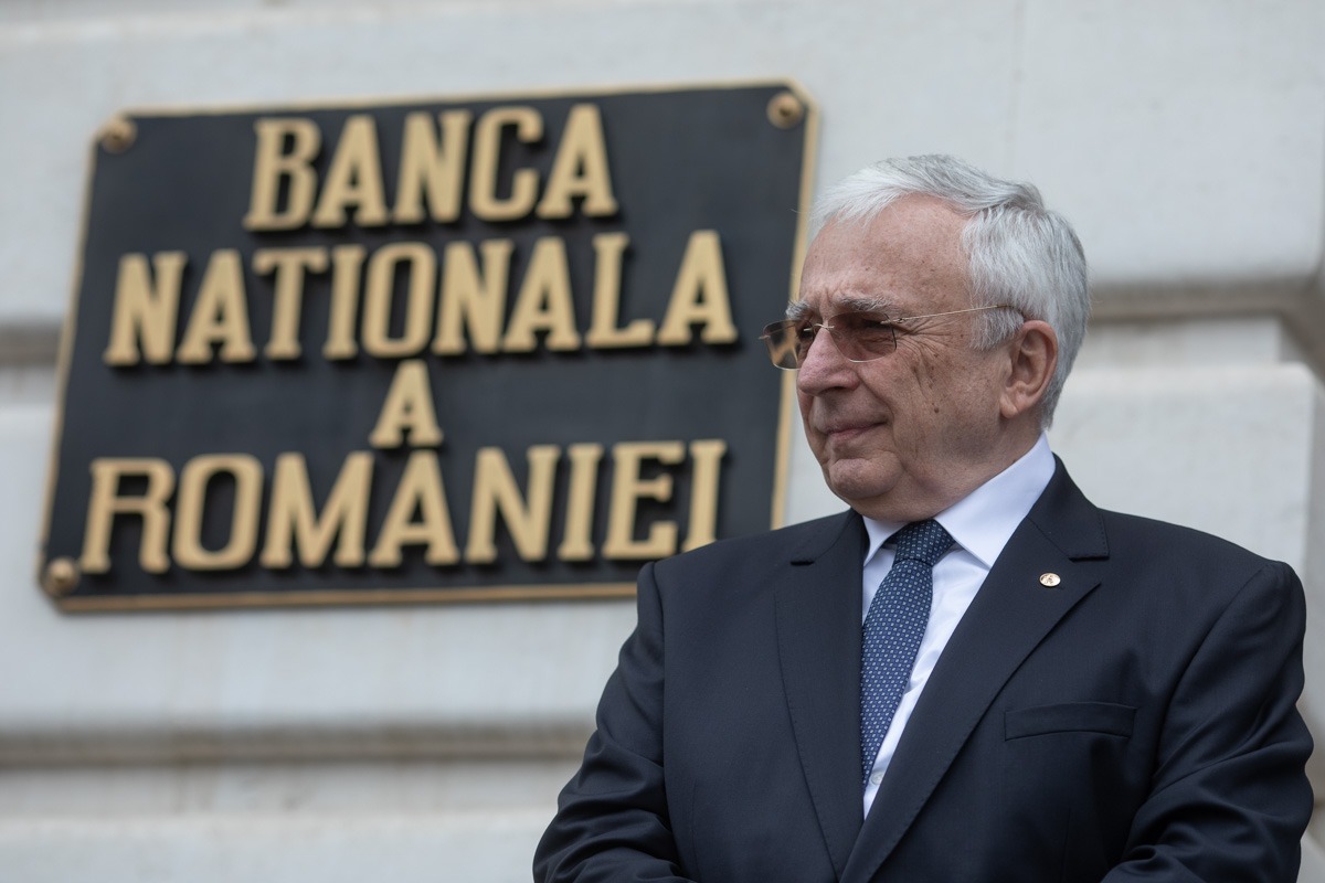 "Isărescu: Cadrul actual, caracterizat de digitalizare și inteligentă artificială, diferă considerabil de trecut și prezintă noi provocări neîntâlnite în ultimii 5-10 ani"