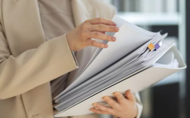 "Organizațiile sindicale semnalează o reevaluare a sistemului de salarizare în sectorul public pentru 2025 / Necesitatea reducerii cheltuielilor in sectorul public de la 9,3% din PIB la 8,3% din PIB până în 2031 / Perspective despre o nouă lege a salarizării în următorii 15 ani"