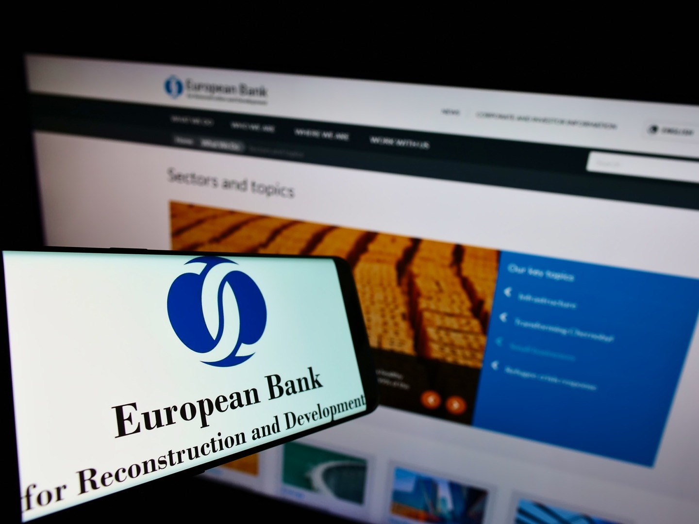 "Omnia Europe pavează drumul pentru o nouă unitate de producție cu ajutorul unui credit de 40 milioane de euro de la Banca Transilvania, având asigurată jumătate din sumă de către BERD"