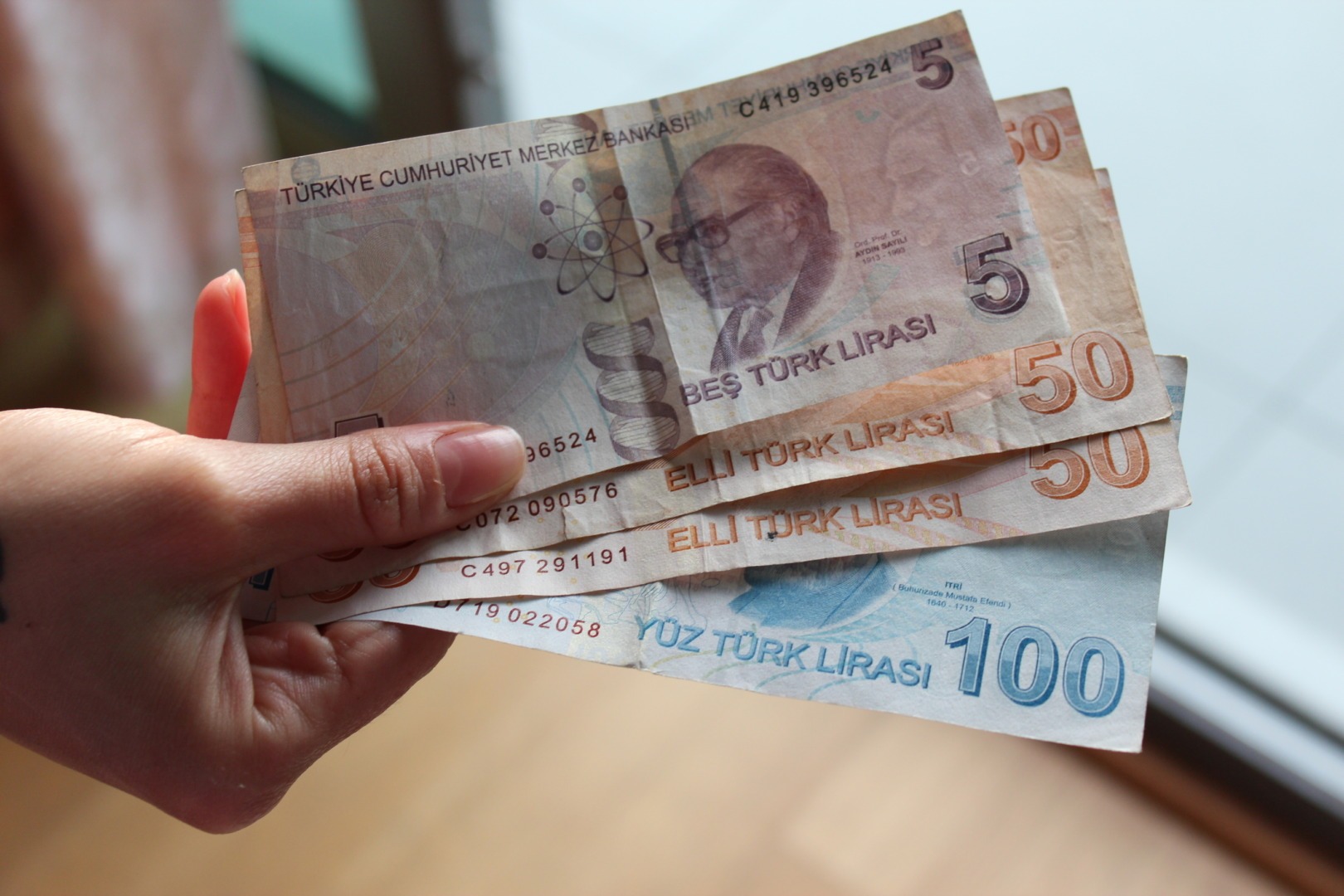 "Salariul minim lunar din Turcia va fi majorat cu 30% până în 2025, ajungând la echivalentul a 630 de dolari"