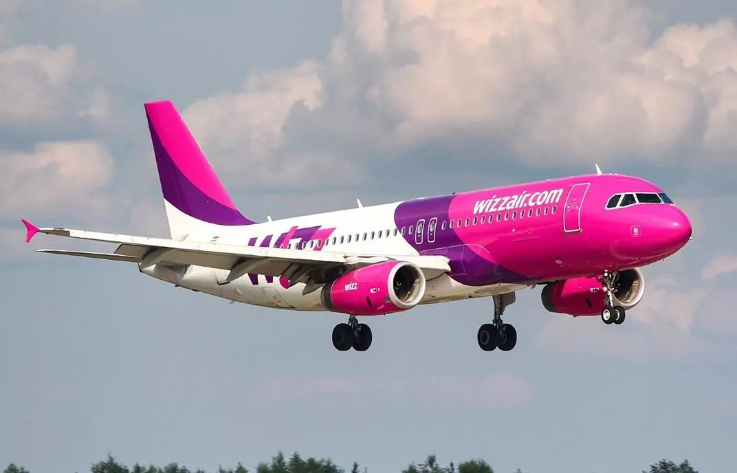 "Stabilirea unei noi baze aeriene Wizz Air la Aeroportul Băneasa și introducerea de noi rute de către compania aeriană"