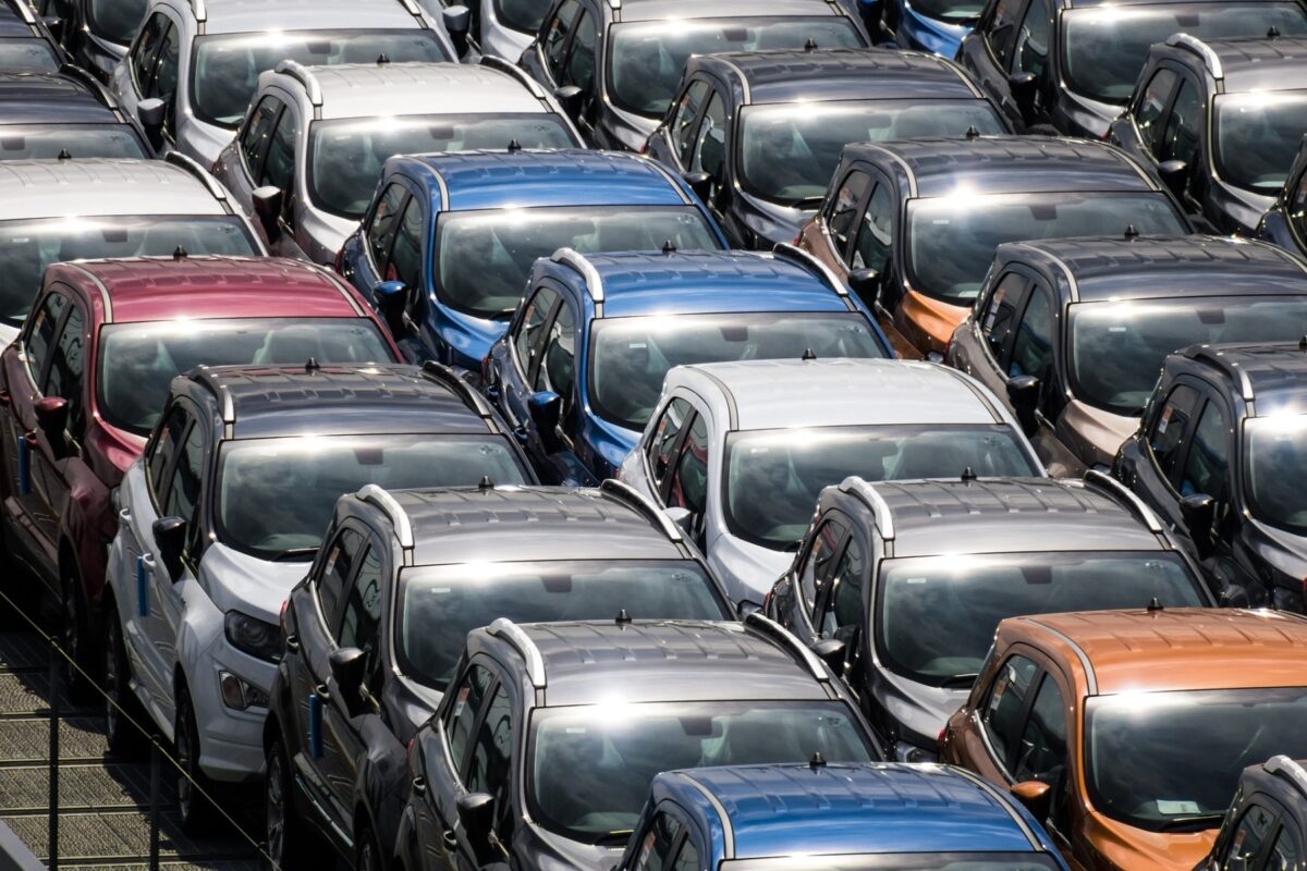 "Potrivit Asociației Producătorilor și Importatorilor de Automobile, industria auto românească preconizează o ușoară scădere în 2025 / Autoturismele hibride vor continua să domine piața, pe când cele electrice se așteaptă la o creștere semnificativă"