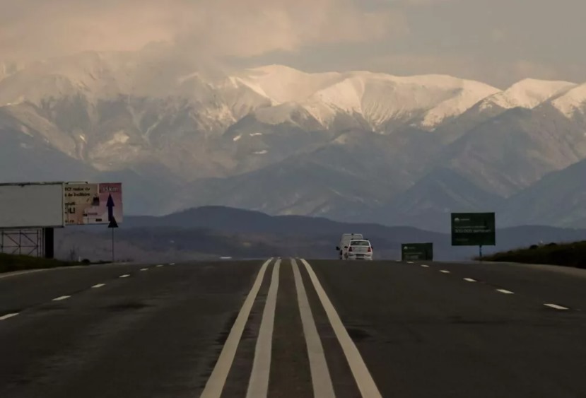 "Curtea de Apel București confirmă victoria Consitrans pentru gestionarea primului segment al Autostrăzii A13 Sibiu - Făgăraș, anulând decizia anterioară a CNSC"