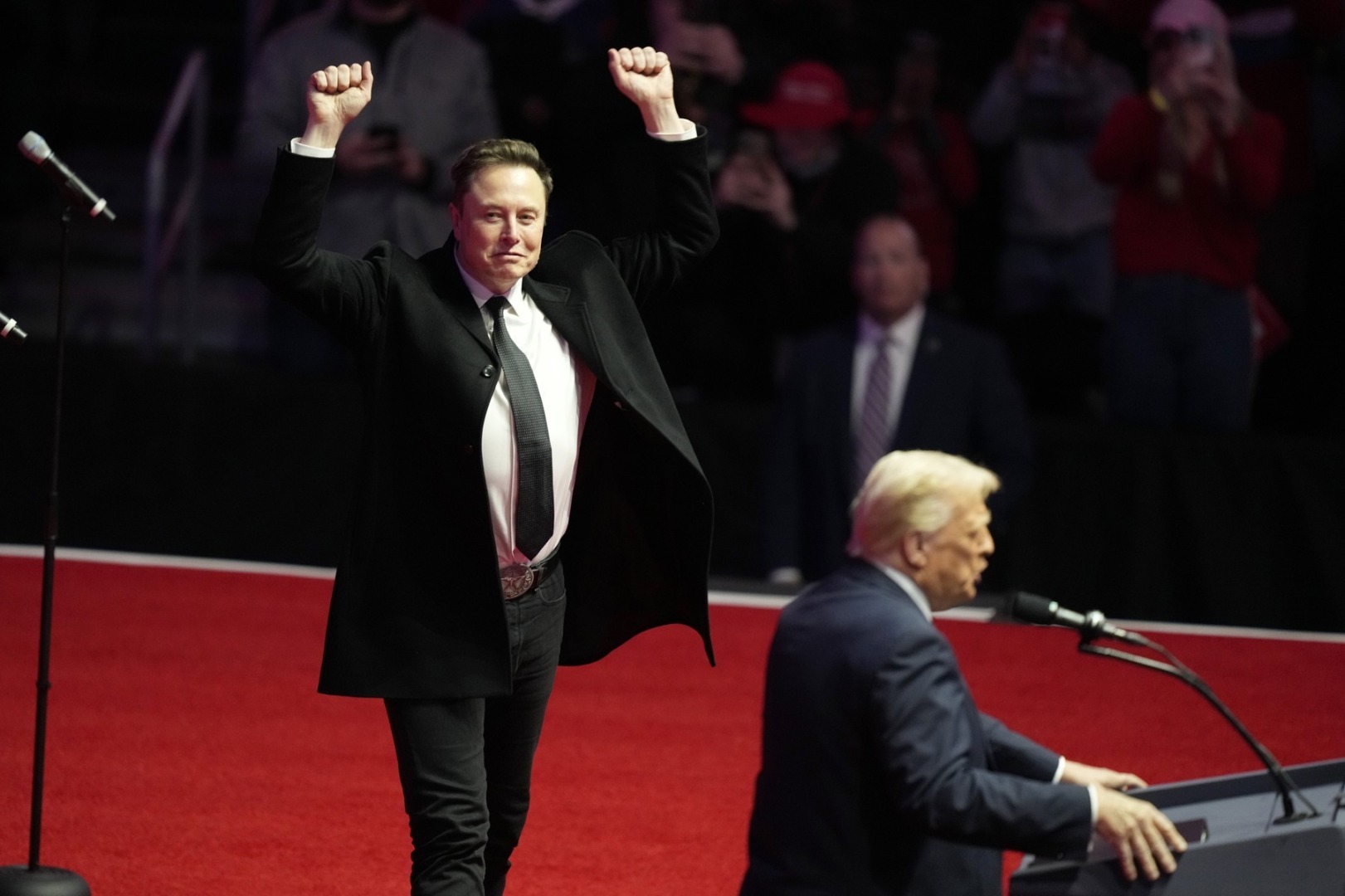 "Reducerea birocrației în SUA: Trump și Musk au dispus concedierea a peste 9.500 de angajați federali"