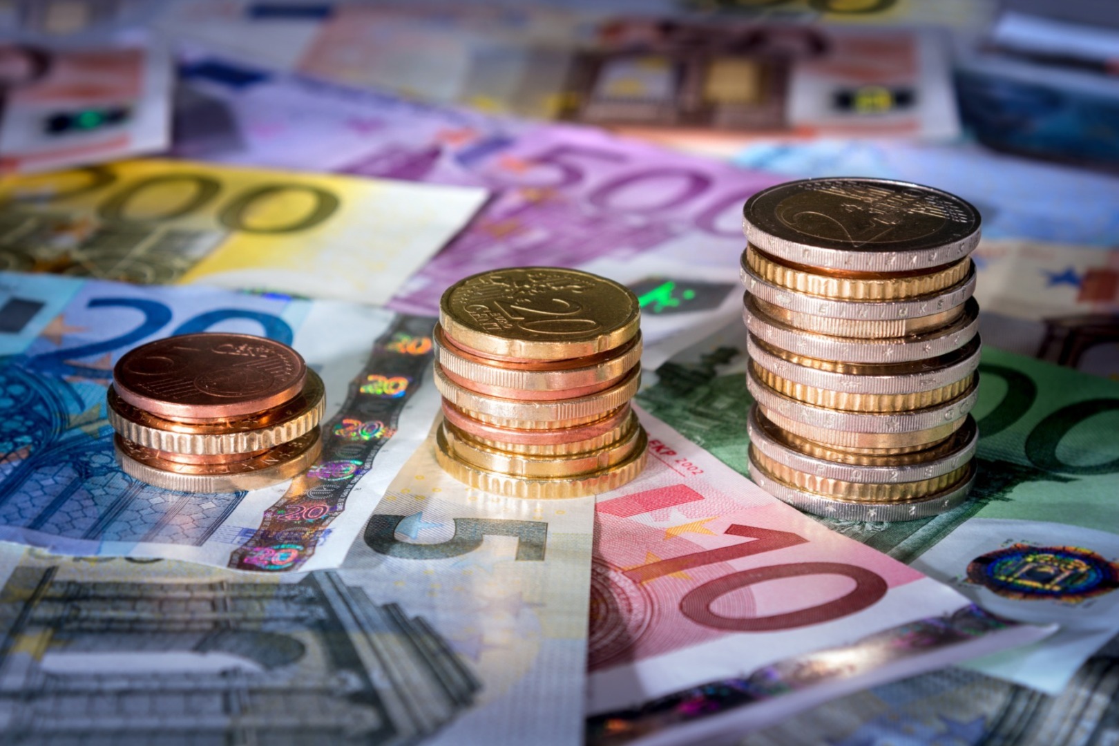 "Reformațiile necesare și repornirea negocierilor pentru PNRR de către Guvern: Ciolacu se îndreaptă spre Bruxelles/România ar putea pierde miliarde de euro în urma neîndeplinirii anumitor reforme și jaloane"