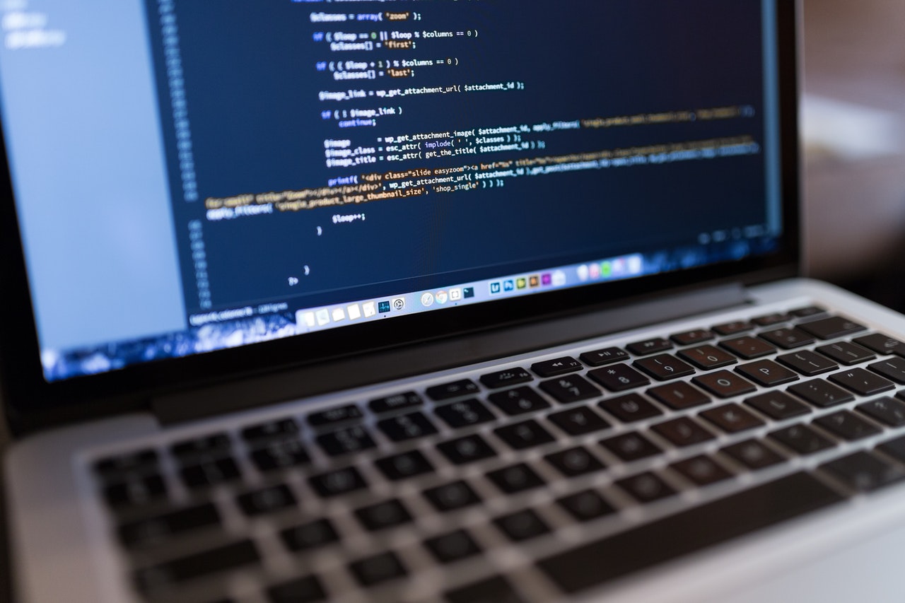 „Sancțiune financiară de 20.000 de euro impusă companiei de facturare online Webrasoft, în urma accesării neautorizate a datelor clienților printr-un atac cibernetic”