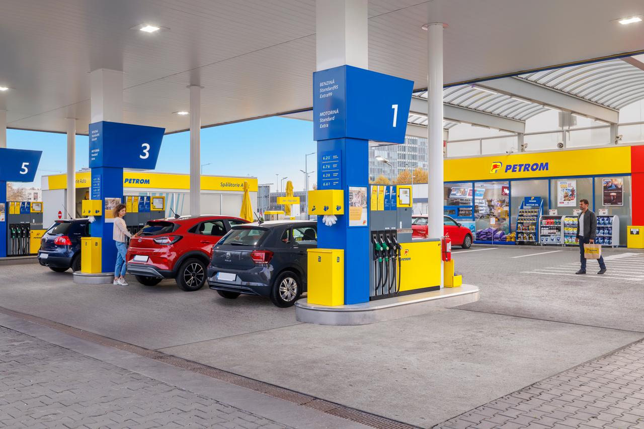 „Continuarea seriei de scăderi de prețuri la carburanții Petrom marți după-amiază: a opta reducere consecutivă în ultimele două săptămâni”