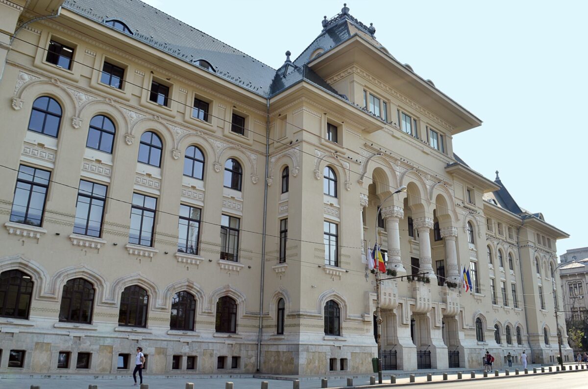 „Guvernul Capitalei intenționează să achiziționeze prin PNRR șapte microbuze electrice și 10 stații de încărcare”
