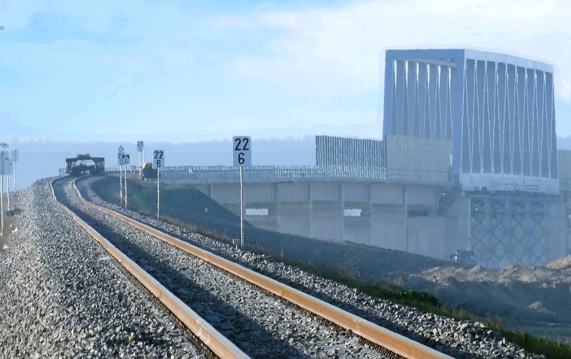 „Contestația PORR a fost acceptată de CNSC: Contractul liniei de tren București-Giurgiu cu Arcada-Alstom este suspendat”