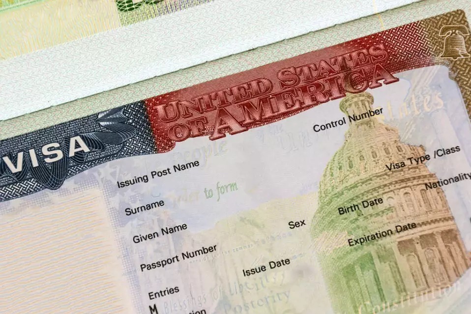 „Administrația Trump ia în considerare posibilitatea amânării programului de excludere a vizelor pentru România – conform surselor / Eliminarea vizelor turistice pentru SUA ar trebui efectuată până la 31 martie”